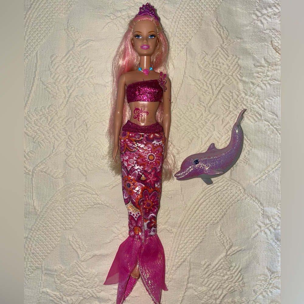 Barbie in A Mermaid Tale 2 in 1 Merliah Doll with Pink Dolphin